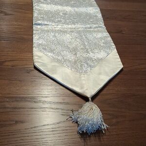 Elegant Christmas Ivory With Golden Tread  Poinsettia Design Runner